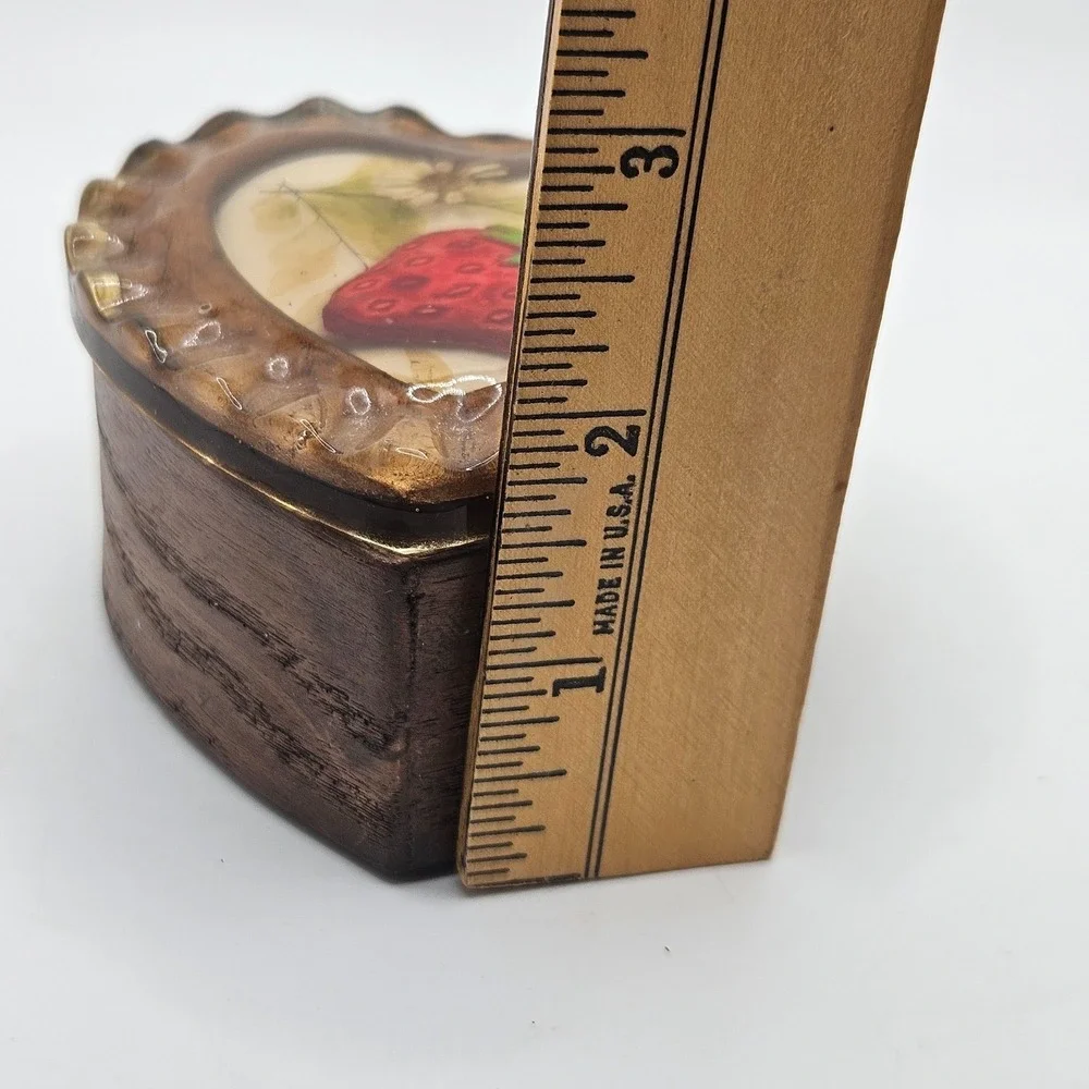 VTG Handmade Heart‎ Shaped Wooden Trinket Box Strawberry Resin Lid Cottagecore